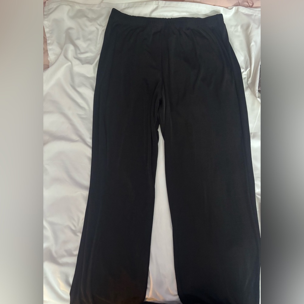 Virginia Gray Black Lounge Pants. Size Large